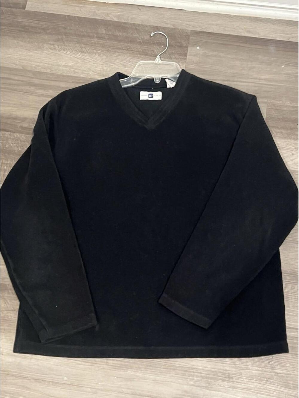 GAP Factory Black Fleece Pullover Sweatshirt Men’s Large V Neck 100% Poly